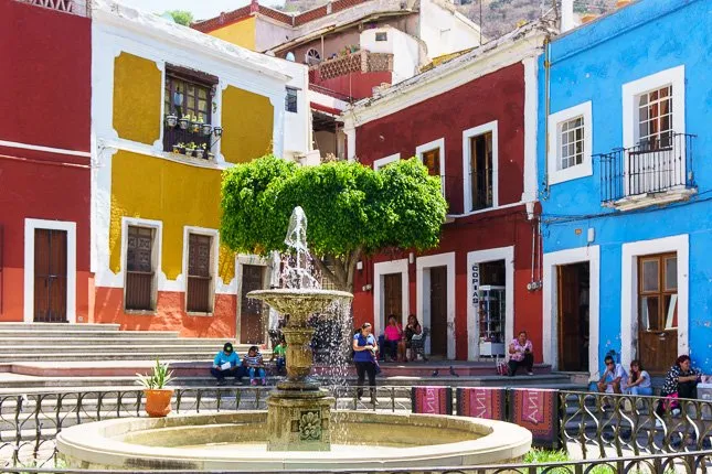 2 Week Backpacking Guide for Central Mexico - Outsidevibes Guanajuato City streets