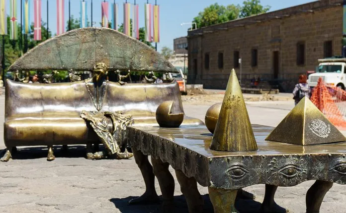 20 Photos of Guadalajara Centro Historico - Outsidevibes Guadalajara Centro Historico Sculpture Mexico