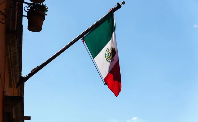 Mexico Adventure with my Mother - Outsidevibes Mexican Flag