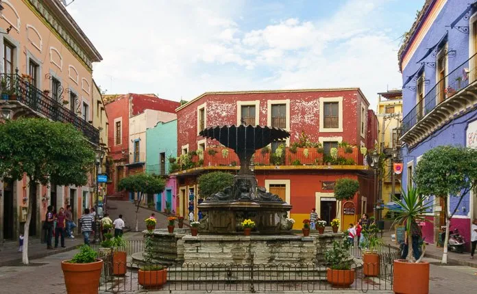 22 Photos of Guanajuato City - Outsidevibes Guanajuato City Painted Streets Mexico