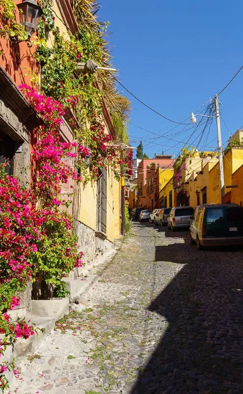 San Miguel de Allende in 19 Photos - Outsidevibes San Miguel de Allende painted streets Mexico