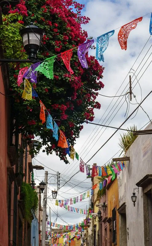 San Miguel de Allende in 19 Photos - Outsidevibes San Miguel de Allende painted streets Mexico