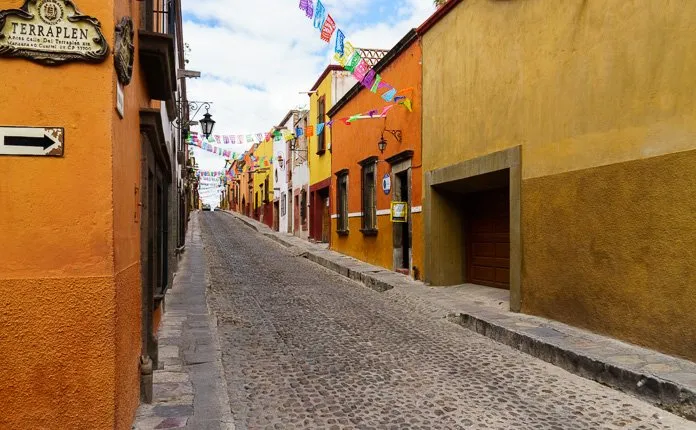 San Miguel de Allende in 19 Photos - Outsidevibes San Miguel de Allende painted streets Mexico
