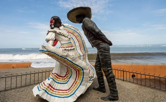 uerto Vallarta's Malecon area is a must see when visiting this destination city. Located along the Pacific Ocean front the Malecon stretches for 12 blocks, almost a mile long, and is full of spectacular artwork, shops, stands, bars and restaurants. On any day of the week you will find something happening along Puerto Vallarta's Malecon.