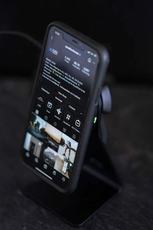 Quad Lock Smartphone Desk Mount Outsidevibes